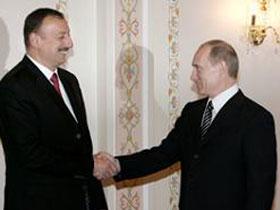 Президент России Владимир Путин поздравил президента Азербайджана по случаю Дня Республики