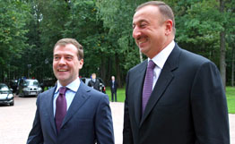 Медведев обсудил с Алиевым подготовку встречи по нагорно-карабахскому урегулированию