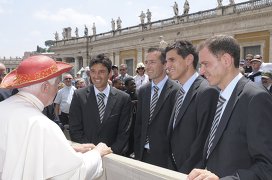 Папа Римский принял главного судью финального матча Лиги чемпионов