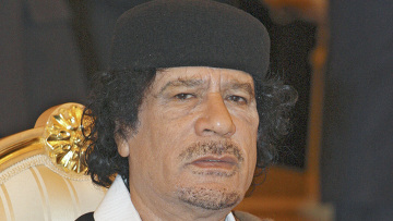 Мусульманский мир обращается с женщинами, "как с мебелью" - Каддафи