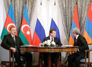 Завершилась трехсторонняя встреча президентов Азербайджана, Армении и России