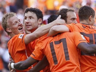Голландия победила Бразилию и вышла в полуфинал ЧМ-2010