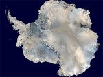 В оледенении Антарктики обвинили озоновую дыру