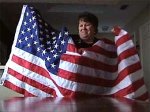 Жительницу Техаса заставили убрать с рабочего места американский флаг